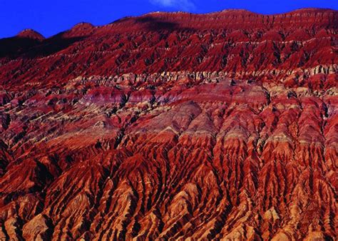 Flaming Mountains Heyecan Verici ve Gizemli Bir Manzara Sunuyor!