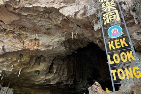  Kek Lok Tong Mağarası: Işıklandırılmış Bir Dua İçin Muhteşem Bir Kaya Yeraltı