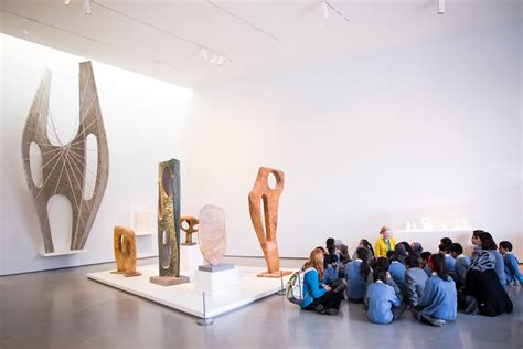  The Hepworth Wakefield: Modern Sküptürlerin Kalbinde Bir Yolculuk!